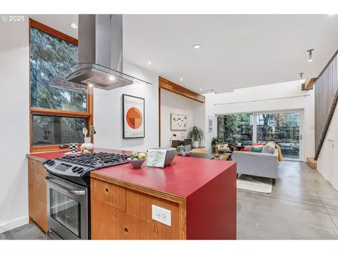 7835 N Burrage Avenue Portland OR 97217