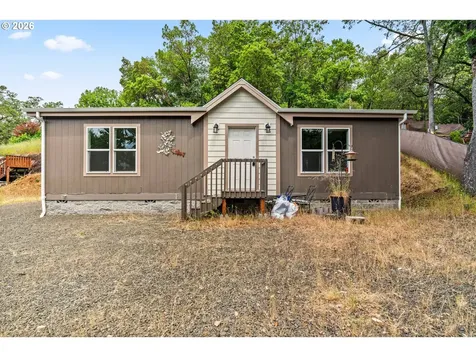1424 NE Ridge Avenue Roseburg OR 97470