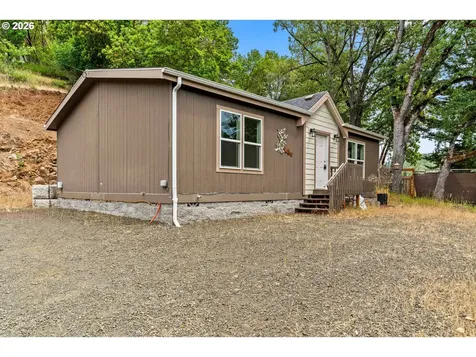 1424 NE Ridge Avenue Roseburg OR 97470