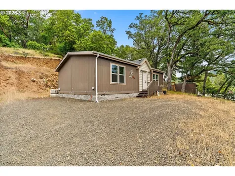 1424 NE Ridge Avenue Roseburg OR 97470