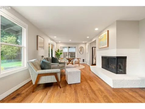 2125 SW Warwick Avenue Portland OR 97225