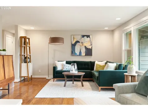 2125 SW Warwick Avenue Portland OR 97225