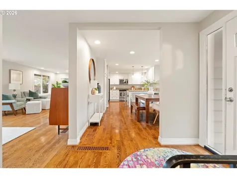 2125 SW Warwick Avenue Portland OR 97225
