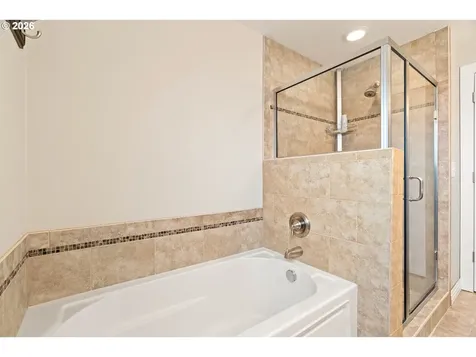 2125 SW Warwick Avenue Portland OR 97225