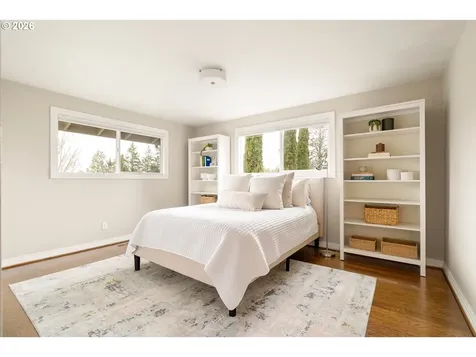 2125 SW Warwick Avenue Portland OR 97225