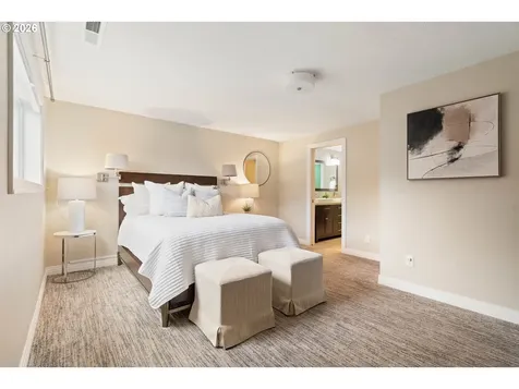 2125 SW Warwick Avenue Portland OR 97225