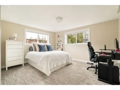 2125 SW Warwick Avenue Portland OR 97225