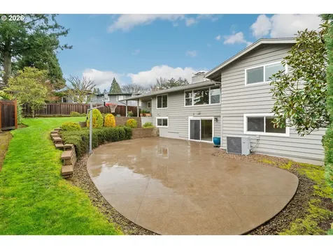 2125 SW Warwick Avenue Portland OR 97225