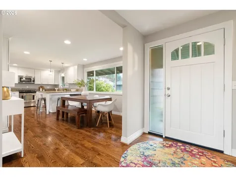 2125 SW Warwick Avenue Portland OR 97225