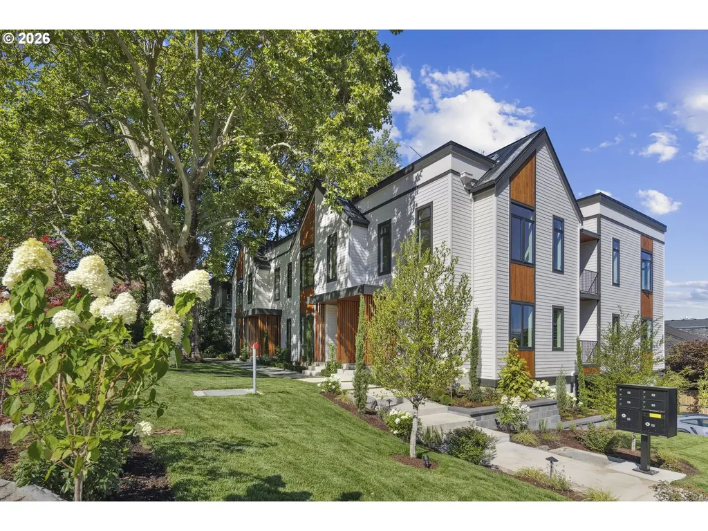 703 1st Street Lake Oswego OR 97034