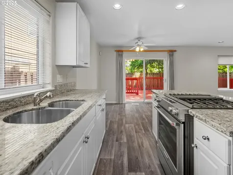 1952 NE 51st Avenue Hillsboro OR 97124