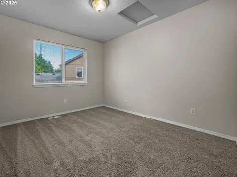 1952 NE 51st Avenue Hillsboro OR 97124
