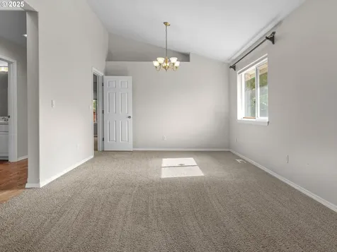 1952 NE 51st Avenue Hillsboro OR 97124