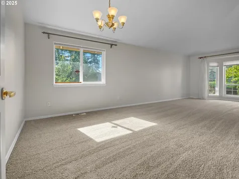 1952 NE 51st Avenue Hillsboro OR 97124