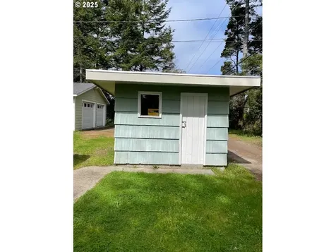 69376 Wildwood Road North Bend OR 97459