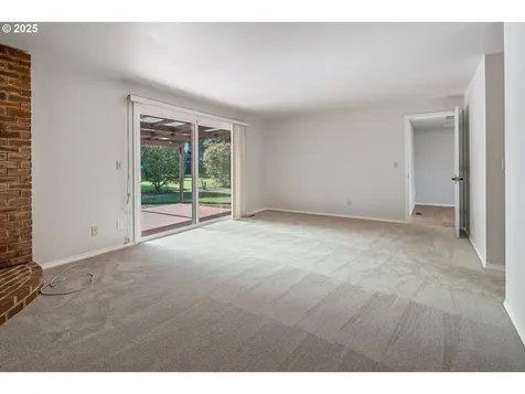 2547 SE Mariposa Court Hillsboro OR 97123