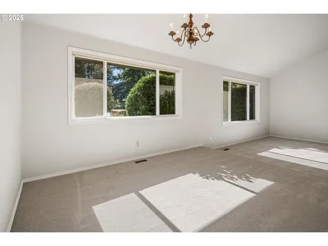 2547 SE Mariposa Court Hillsboro OR 97123