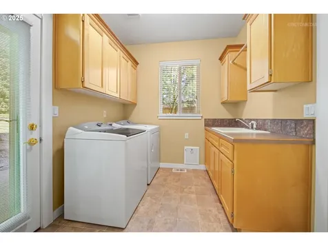 15675 SW Beverly Beach Court Beaverton OR 97007