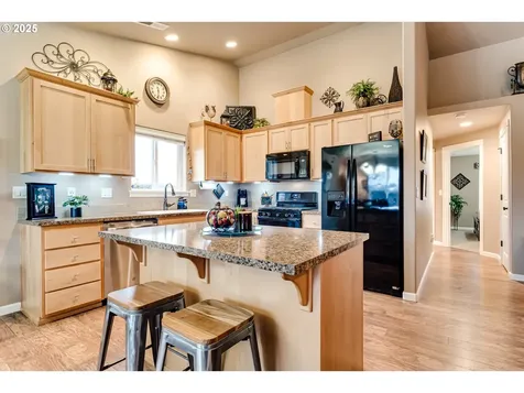 966 Creswood Drive Creswell OR 97426