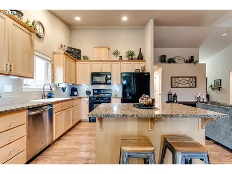 966 Creswood Drive Creswell OR 97426