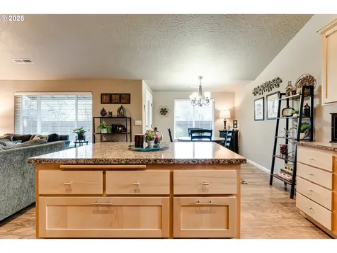 966 Creswood Drive Creswell OR 97426