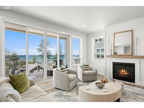 2528 SW Coral Avenue Lincoln City OR 97367