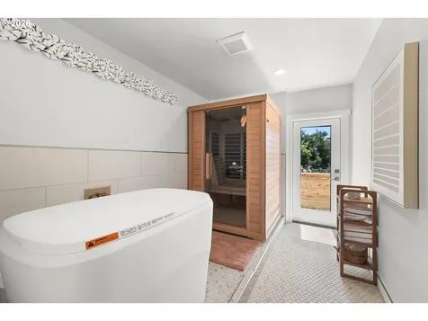 2528 SW Coral Avenue Lincoln City OR 97367