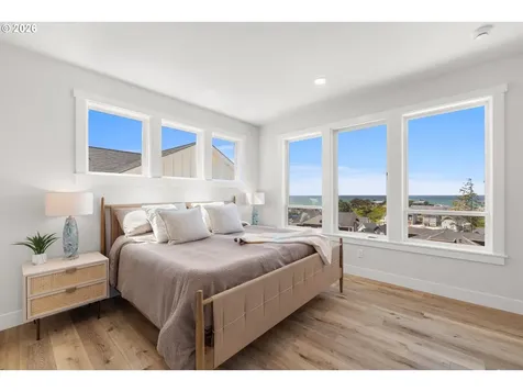 2528 SW Coral Avenue Lincoln City OR 97367