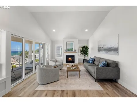 2528 SW Coral Avenue Lincoln City OR 97367