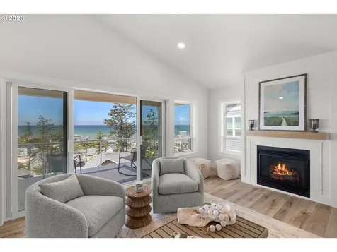2528 SW Coral Avenue Lincoln City OR 97367