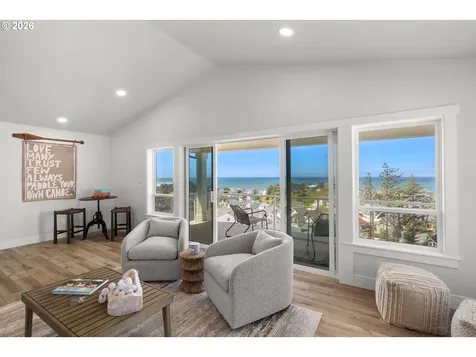 2528 SW Coral Avenue Lincoln City OR 97367