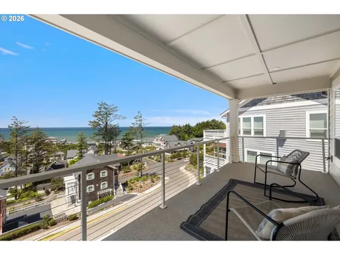 2528 SW Coral Avenue Lincoln City OR 97367