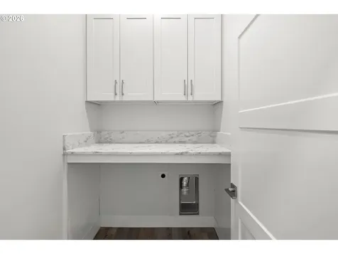 2528 SW Coral Avenue Lincoln City OR 97367