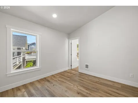 2528 SW Coral Avenue Lincoln City OR 97367