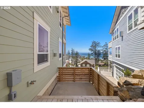 2528 SW Coral Avenue Lincoln City OR 97367