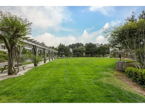 2528 SW Coral Avenue Lincoln City OR 97367