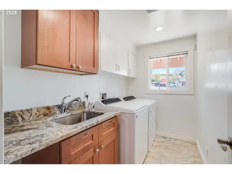 3300 NE 138th Place Portland OR 97230