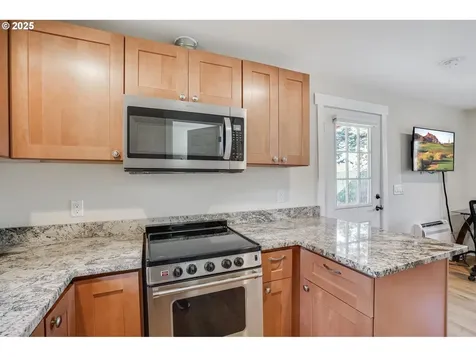 3300 NE 138th Place Portland OR 97230