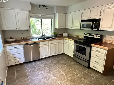 11245 SW Morgen Court Portland OR 97223