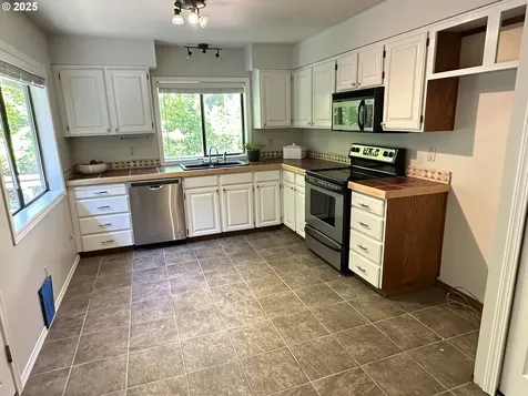 11245 SW Morgen Court Portland OR 97223