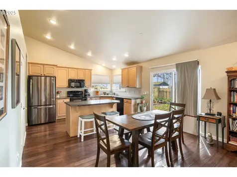 314 Oak Street Woodburn OR 97071
