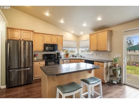 314 Oak Street Woodburn OR 97071