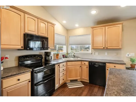 314 Oak Street Woodburn OR 97071