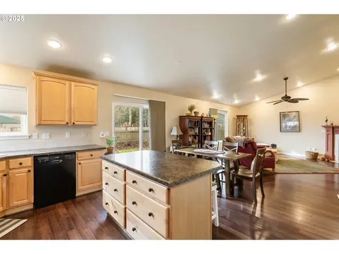 314 Oak Street Woodburn OR 97071