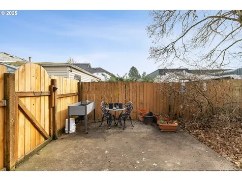 314 Oak Street Woodburn OR 97071