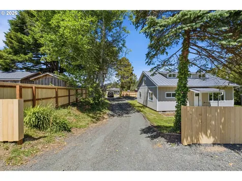 950 Exchange Street North Bend OR 97459