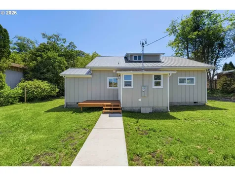 950 Exchange Street North Bend OR 97459