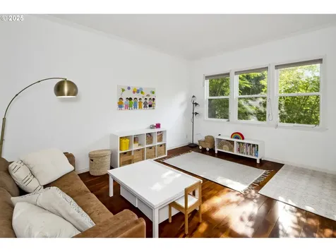 8533 SW 37th Avenue Portland OR 97219
