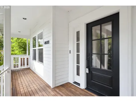8533 SW 37th Avenue Portland OR 97219