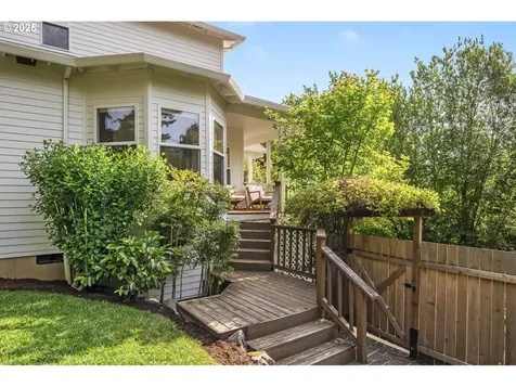 8533 SW 37th Avenue Portland OR 97219